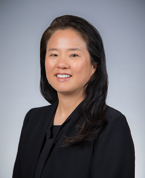 Tarina Kang studio headshot.